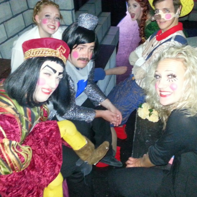 Shrek the Musical - Scera - Hanging out