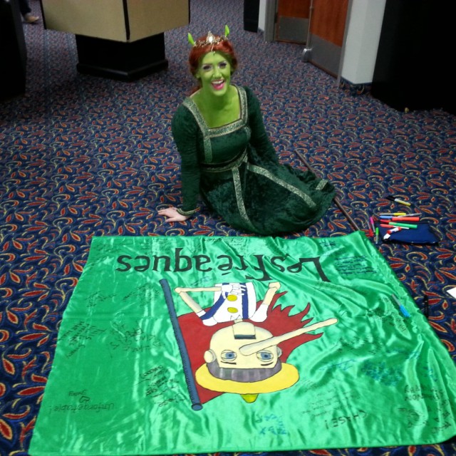 Shrek the Musical - Scera - Madeline signing the Freak Flag