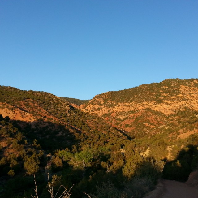 Kanarraville Falls Hike - dark creeps into the canyon
